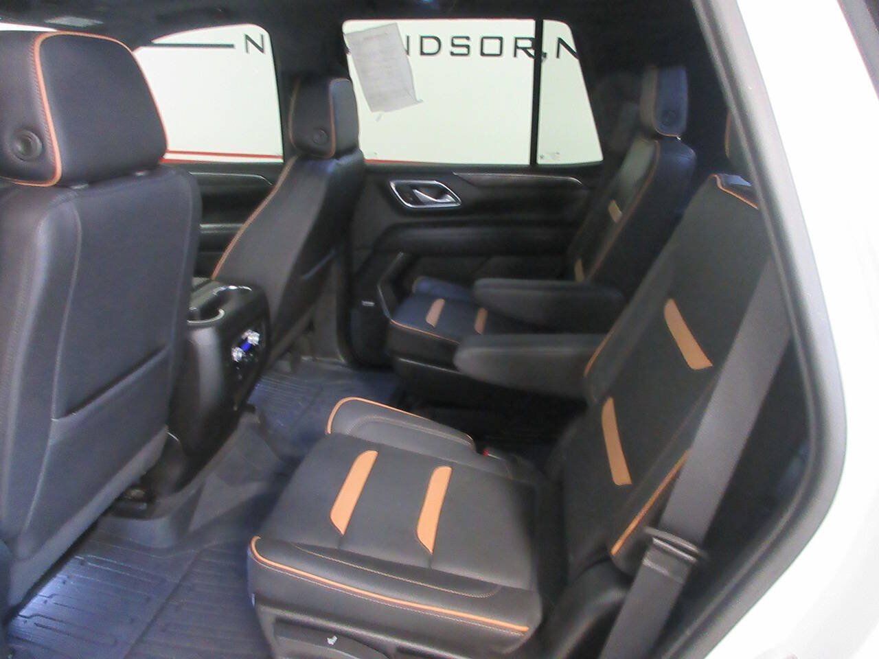 Used 2024 GMC Yukon AT4 w/ Technology Package AWD/4WD image 18