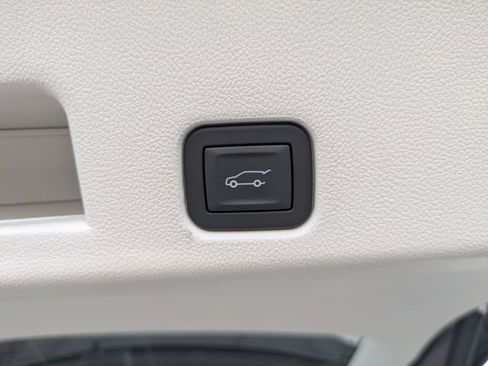 New 2026 Buick Enclave Avenir w/ Super Cruise Package FWD image 17