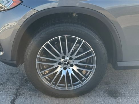 Used 2023 Mercedes-Benz GLC 300 4MATIC image 11