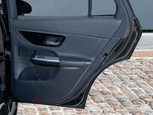 Used 2024 Mercedes-Benz GLC 43 AMG 4MATIC image 14