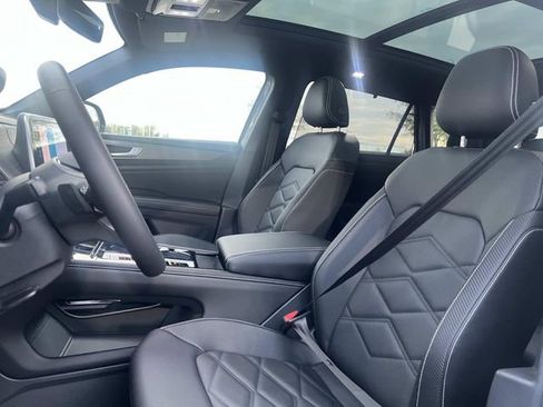 New 2026 Volkswagen Atlas Cross Sport SE FWD image 12