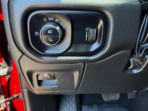 Used 2025 RAM 1500 Tradesman w/ Night Edition AWD/4WD image 25