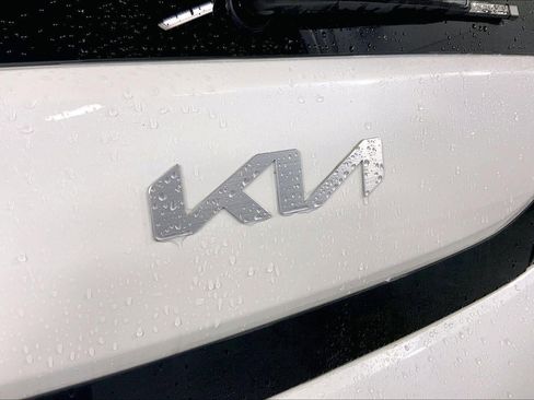 Used 2025 Kia Soul LX FWD image 8