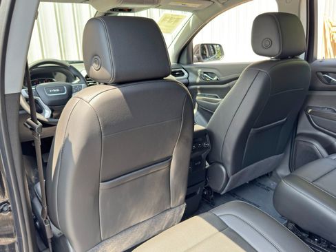 Used 2023 GMC Acadia SLT FWD image 29