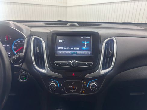 Used 2018 Chevrolet Equinox LT AWD/4WD image 18
