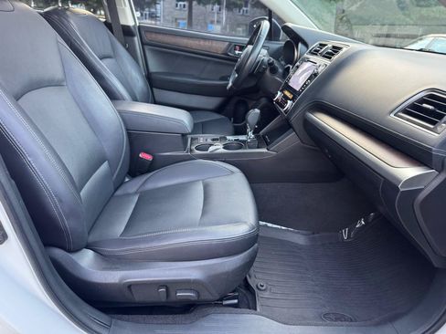 Used 2018 Subaru Outback 2.5i Limited AWD/4WD image 24