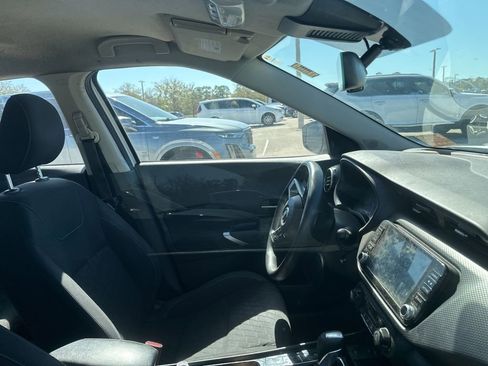 Used 2021 Nissan Kicks SV w/ Interior Electronics Package image 7