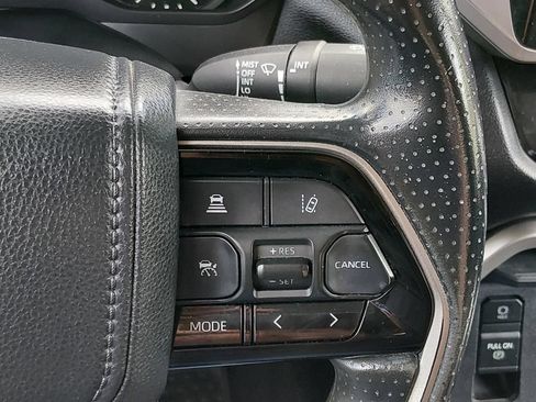 Used 2022 Toyota Tundra SR5 w/ SR5 Convenience Package AWD/4WD image 23