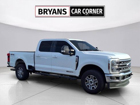 Used 2024 Ford F250 Lariat image 2