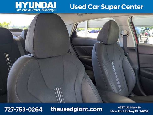 Used 2023 Hyundai Elantra SEL w/ Convenience Package FWD image 6