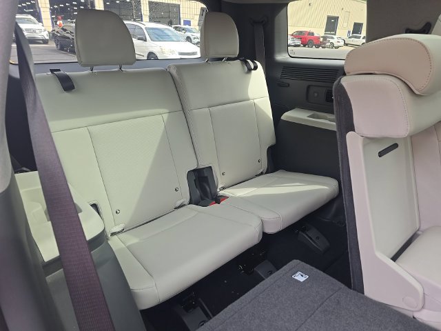 Used 2024 Hyundai Santa Fe Limited FWD image 12