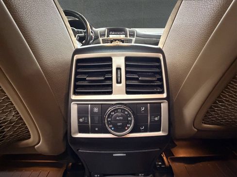 Used 2016 Mercedes-Benz GL 550 4MATIC image 32