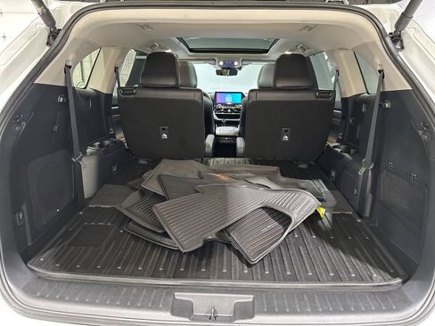 Certified 2025 Toyota Highlander Platinum image 15
