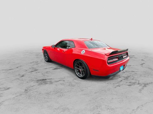 Used 2016 Dodge Challenger SRT w/ Technology Group RWD image 6