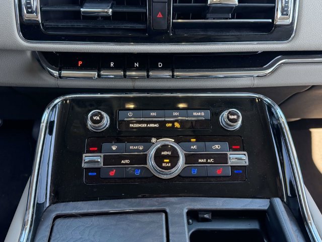 Certified 2022 Lincoln Navigator 4WD image 22