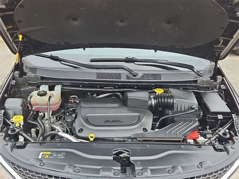 Used 2019 Chrysler Pacifica Touring-L Plus w/ Advanced Safetytec Group image 30