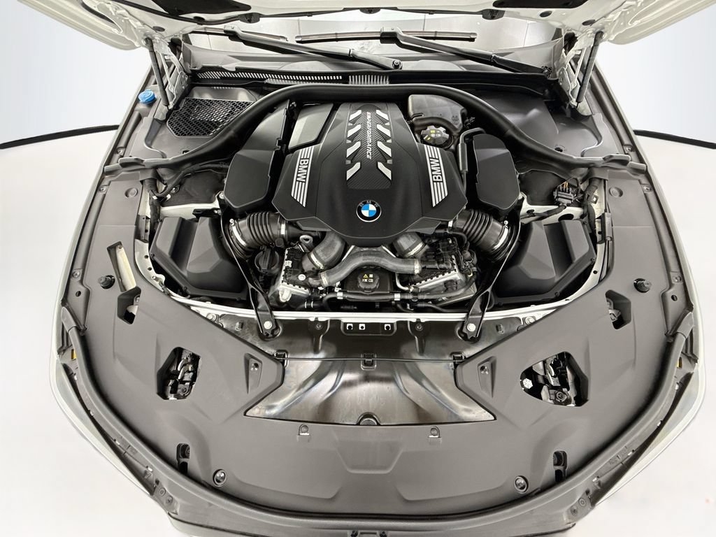 Used 2024 BMW M850i xDrive Convertible AWD/4WD image 33