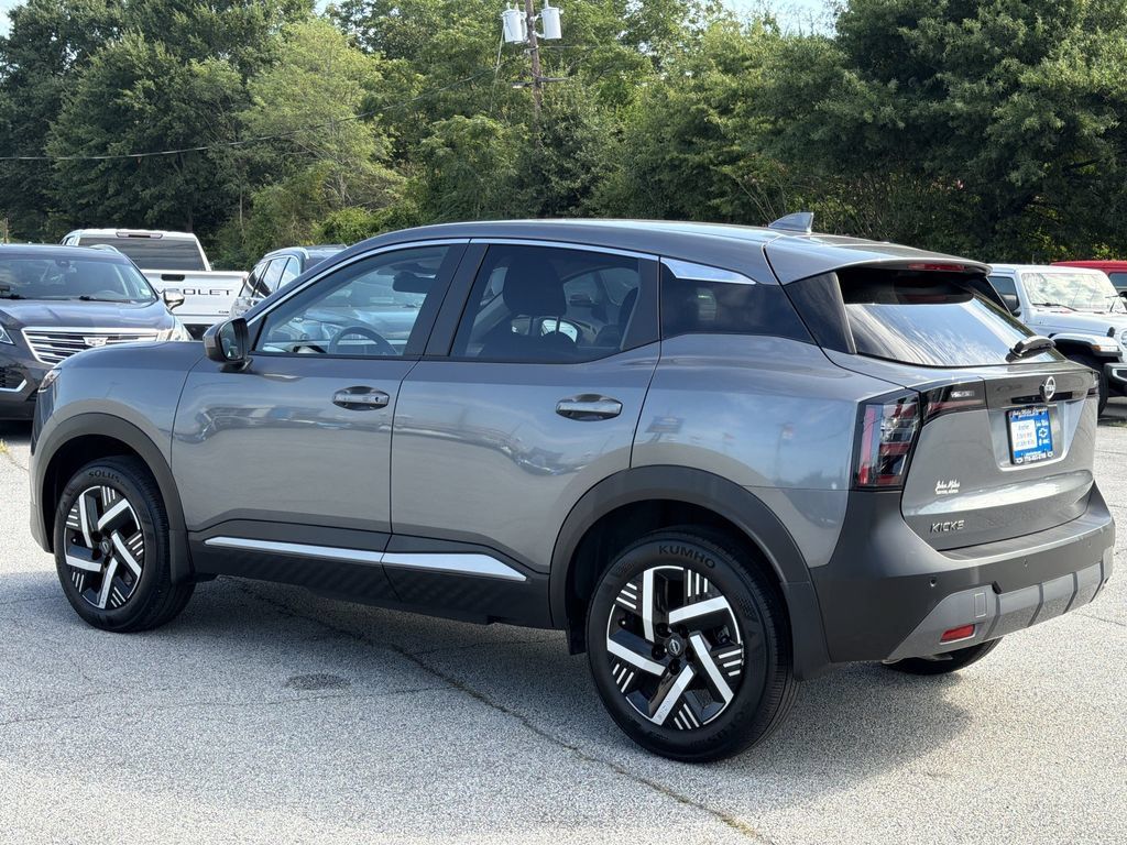 Used 2025 Nissan Kicks SV FWD image 18