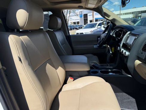 Used 2018 Toyota Sequoia Limited w/ Safety & Convenience Package AWD/4WD image 17
