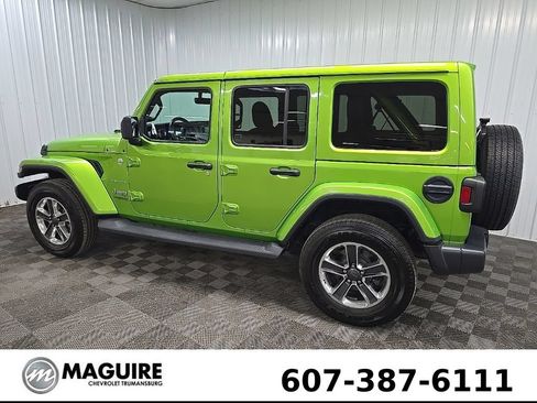 Used 2020 Jeep Wrangler Unlimited Sahara w/ Uconnect 4C Nav & Sound Group AWD/4WD image 4