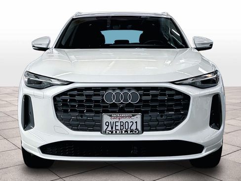 Used 2025 Audi Q5 Premium AWD/4WD image 3