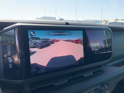 New 2025 Jeep Gladiator Mojave w/ Convenience Group image 17