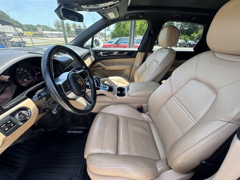Used 2019 Porsche Cayenne AWD/4WD image 12