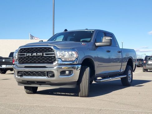 Used 2024 RAM 2500 Big Horn w/ Bed Utility Group image 4