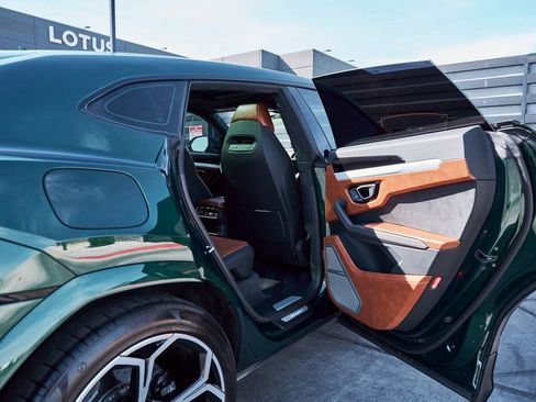 Used 2023 Lamborghini Urus S image 30