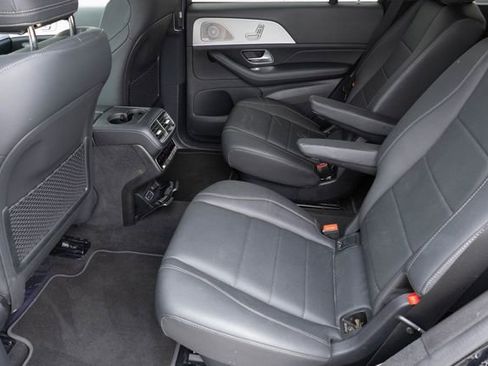 Certified 2025 Mercedes-Benz GLS 450 4MATIC image 17