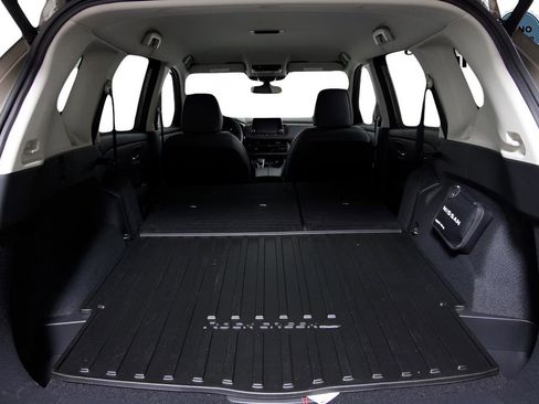 Used 2025 Nissan Rogue SV w/ Rock Creek Premium Package image 32