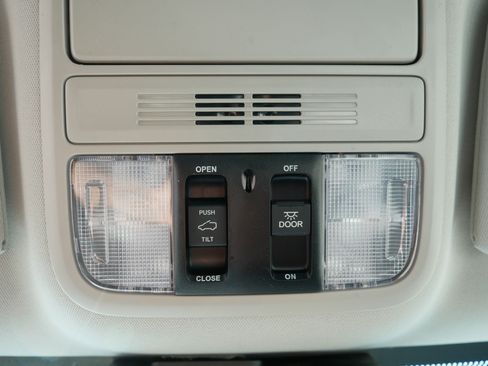 Used 2025 Honda Odyssey EX-L image 33
