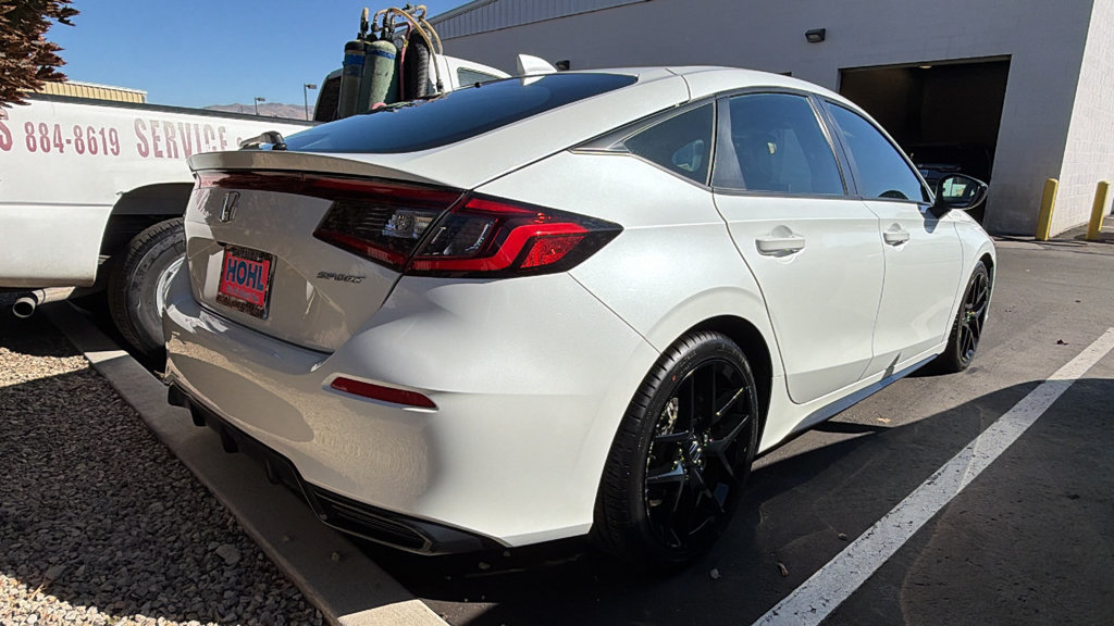 Used 2023 Honda Civic Sport image 2