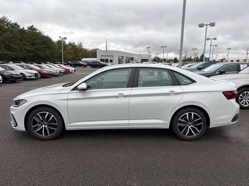 New 2026 Volkswagen Jetta SE image 3