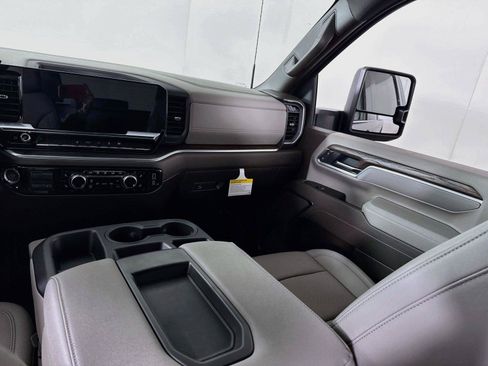 New 2026 GMC Sierra 3500 SLT AWD/4WD image 16