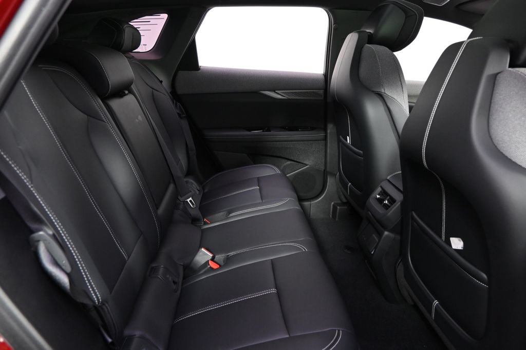 New 2026 Cadillac Optiq Sport 1 w/ LPO, Floor Liner Package AWD/4WD image 18