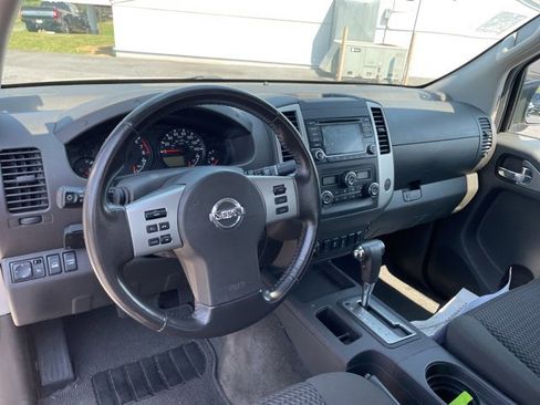 Used 2018 Nissan Frontier SV w/ Value Truck Package image 12