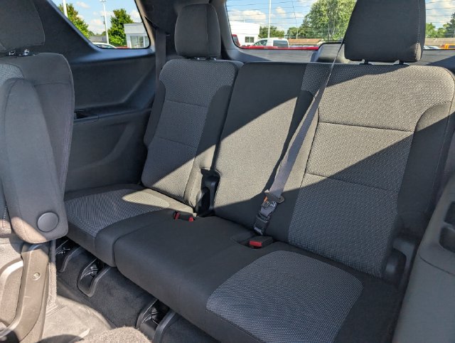 Used 2023 Chevrolet Traverse LT FWD image 25