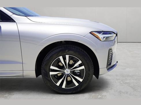 New 2025 Volvo XC60 B5 Core w/ Climate Package image 21