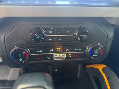 Used 2022 Ford Bronco Badlands image 20