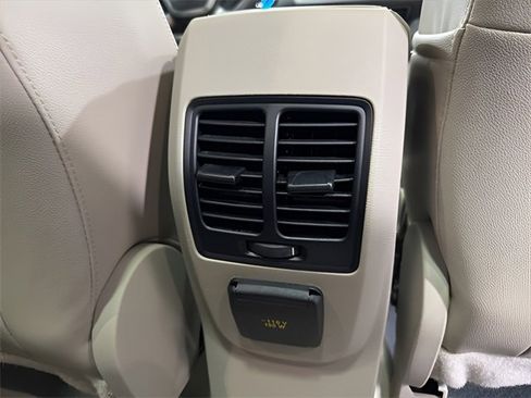 Used 2015 Ford Escape Titanium image 33