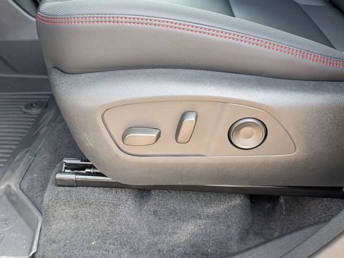 New 2026 Chevrolet Traverse RS w/ LPO, Floor Liner Package FWD image 18