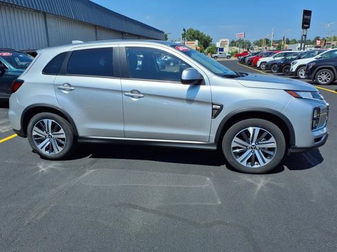 Used 2024 Mitsubishi Outlander Sport ES image 2