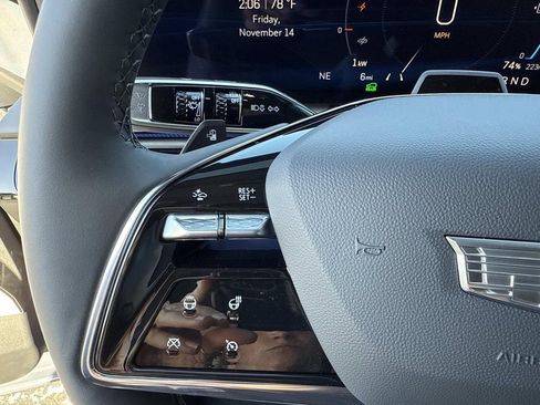 New 2026 Cadillac Optiq Luxury 2 image 29