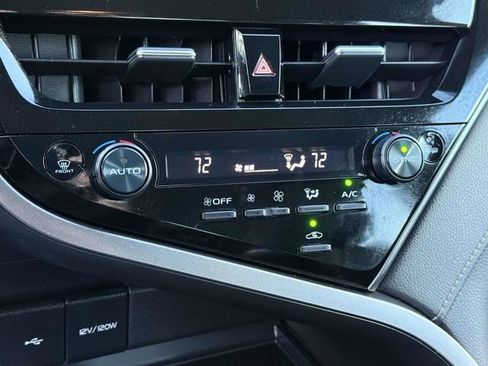 Used 2024 Toyota Camry SE w/ Convenience Package image 16