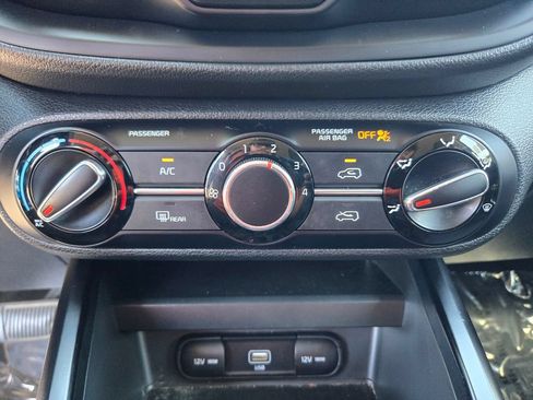 Used 2022 Kia Soul LX w/ Technology Package FWD image 15