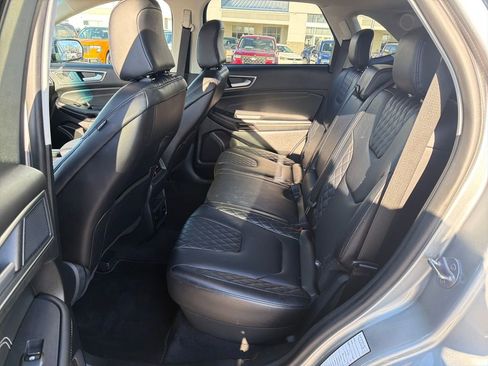 Used 2024 Ford Edge Titanium image 23