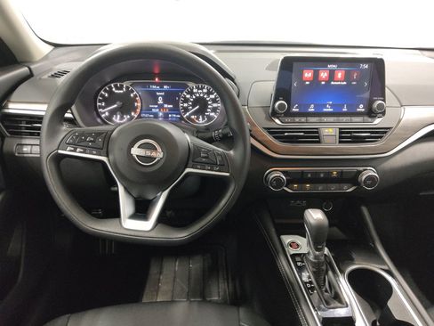 Used 2023 Nissan Altima 2.5 SV FWD image 22