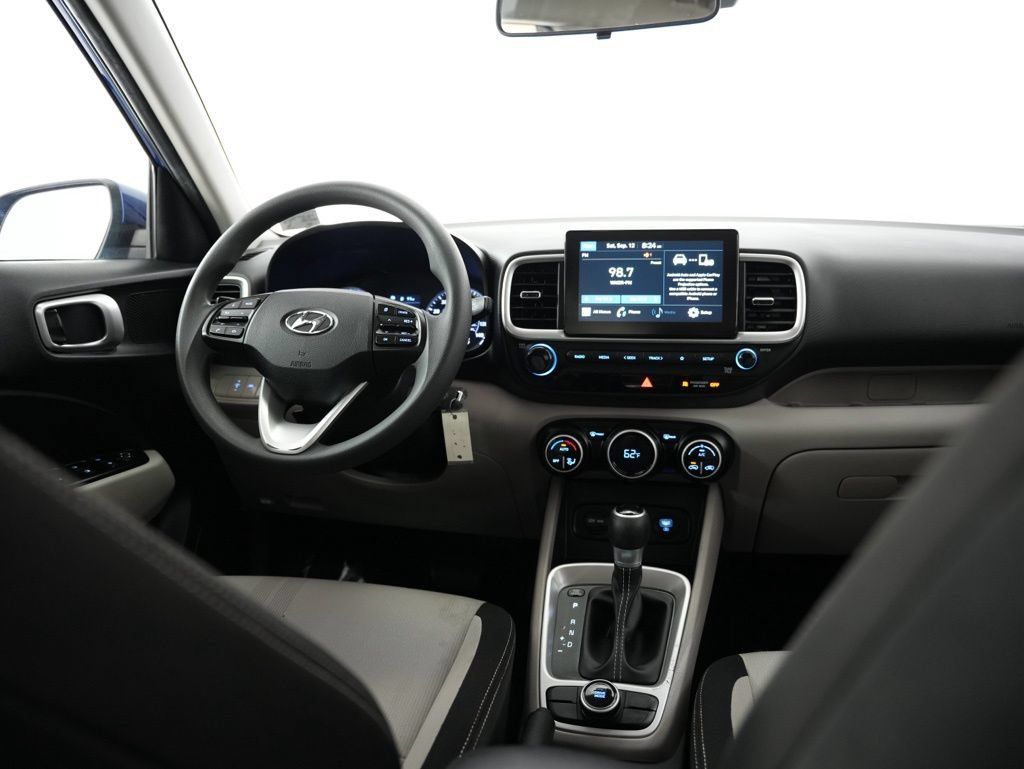 Used 2020 Hyundai Venue SEL FWD image 10
