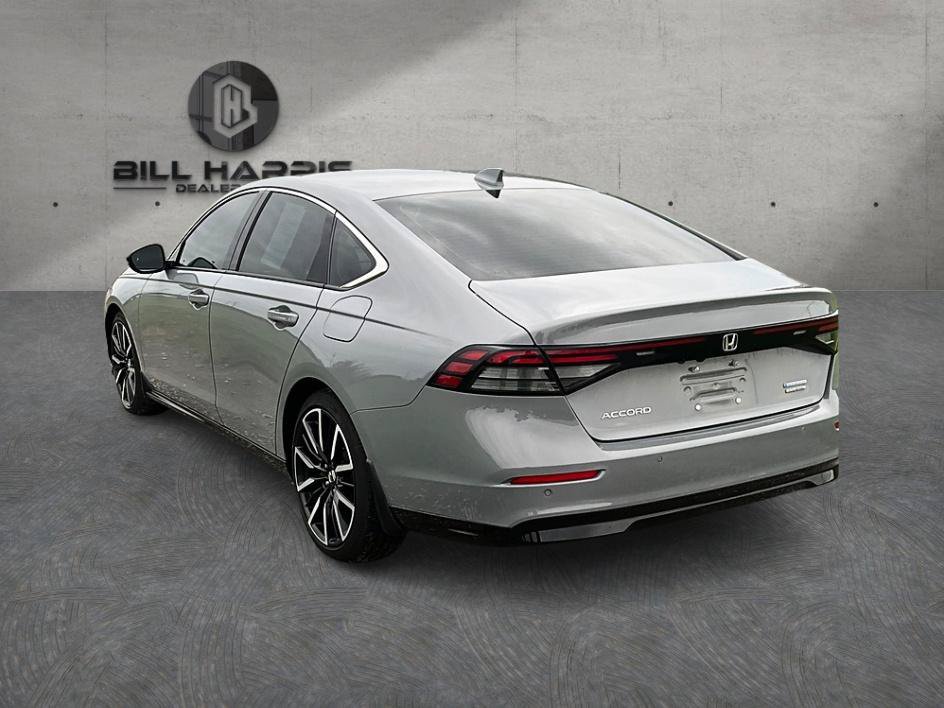 Used 2025 Honda Accord Touring image 9